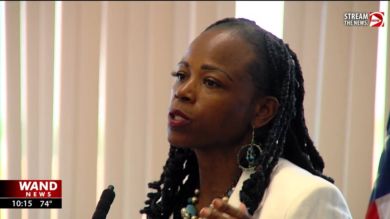 Ammons and Faraci lead town hall to hear concerns on rising energy cuts; experts give advice